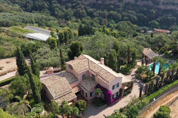 casa indipendente in vendita a Sanremo