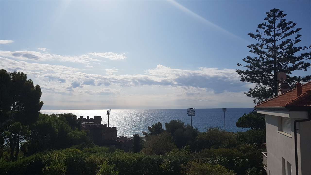 casa indipendente in vendita a Sanremo in zona Coldirodi