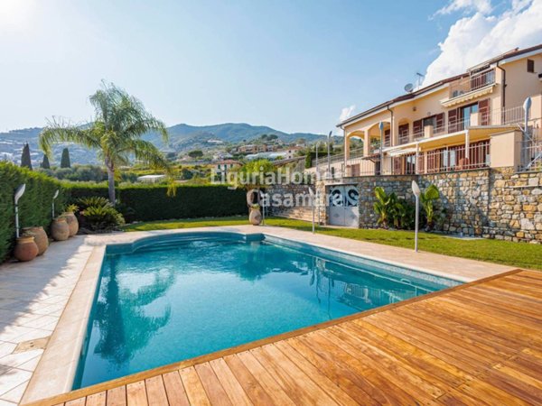 casa indipendente in vendita a Sanremo