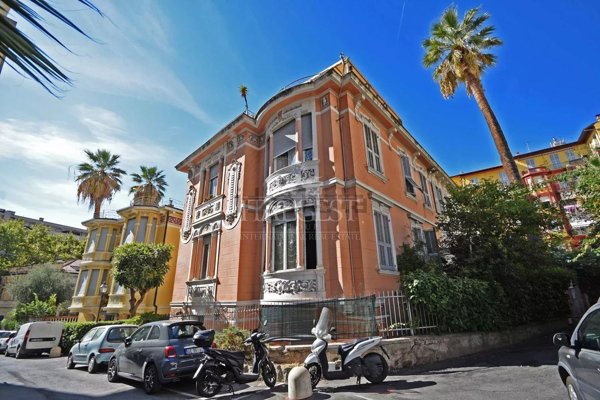 casa indipendente in vendita a Sanremo