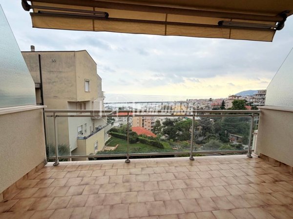 appartamento in vendita a Sanremo in zona Poggio