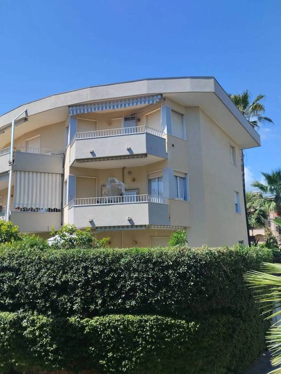 appartamento in vendita a Santo Stefano al Mare