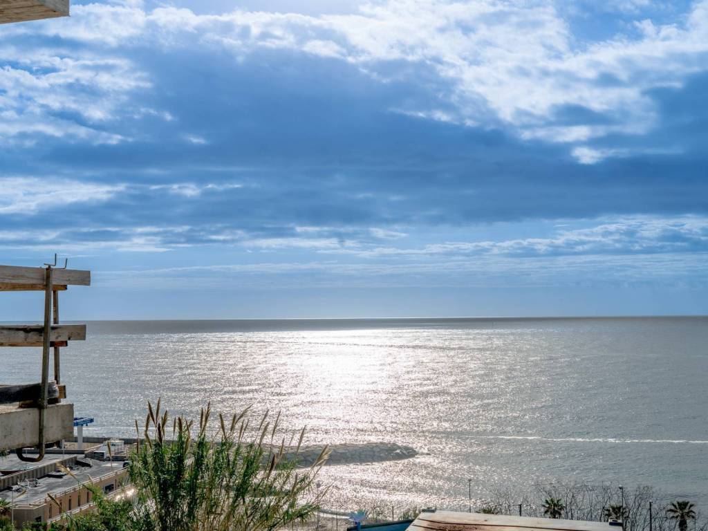 casa indipendente in vendita a Santo Stefano al Mare