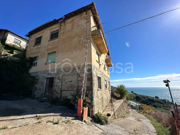 casa indipendente in vendita a Santo Stefano al Mare