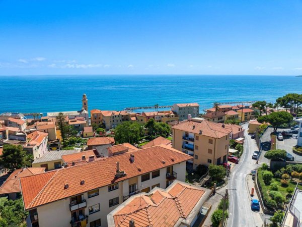 casa indipendente in vendita a Santo Stefano al Mare