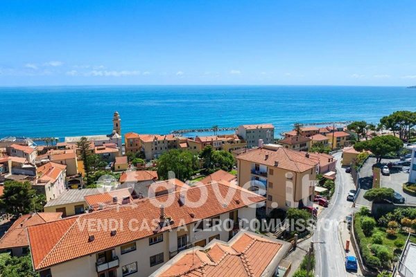 casa indipendente in vendita a Santo Stefano al Mare