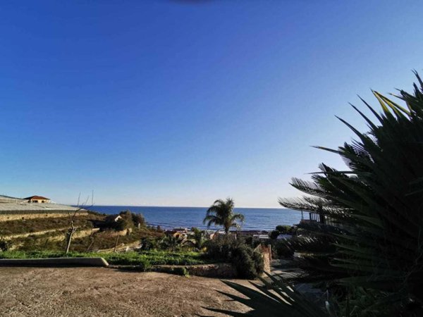 casa indipendente in vendita a Santo Stefano al Mare