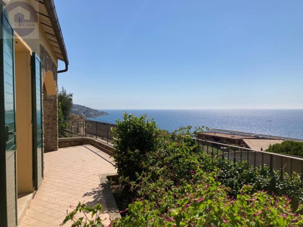 casa indipendente in vendita a Santo Stefano al Mare