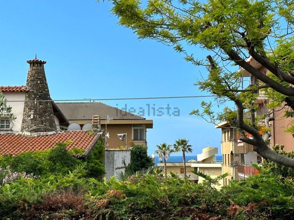 casa indipendente in vendita a Santo Stefano al Mare