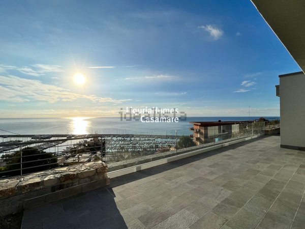 casa indipendente in vendita a Santo Stefano al Mare