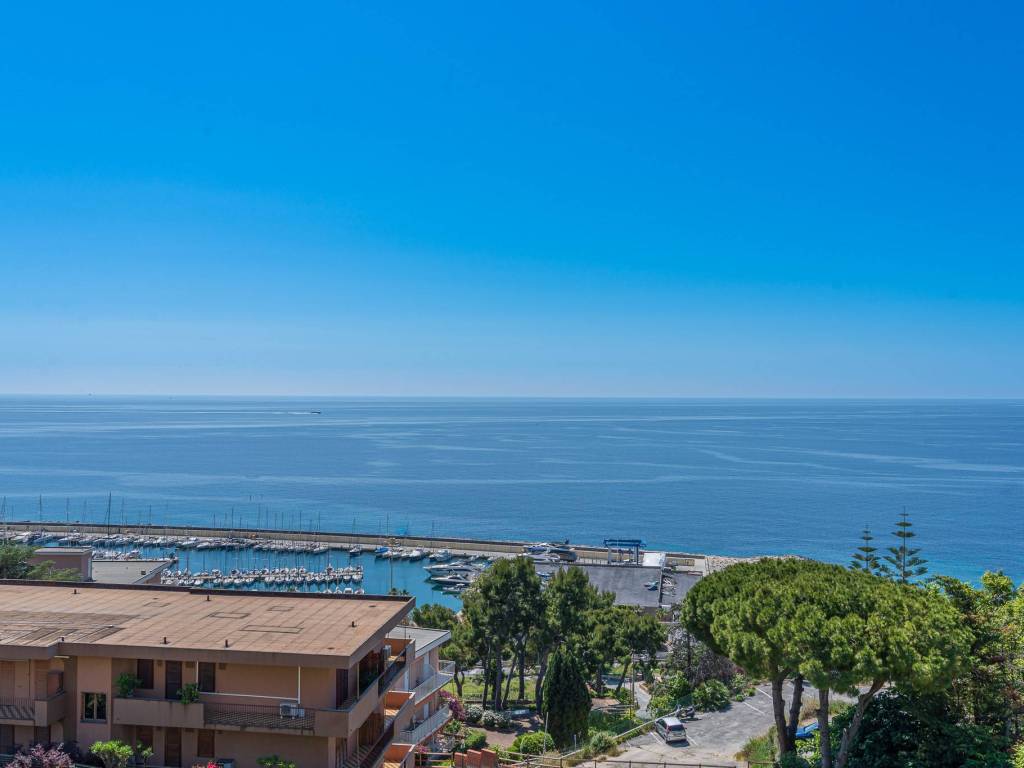 casa indipendente in vendita a Santo Stefano al Mare
