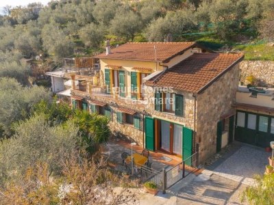 casa indipendente in vendita a Santo Stefano al Mare
