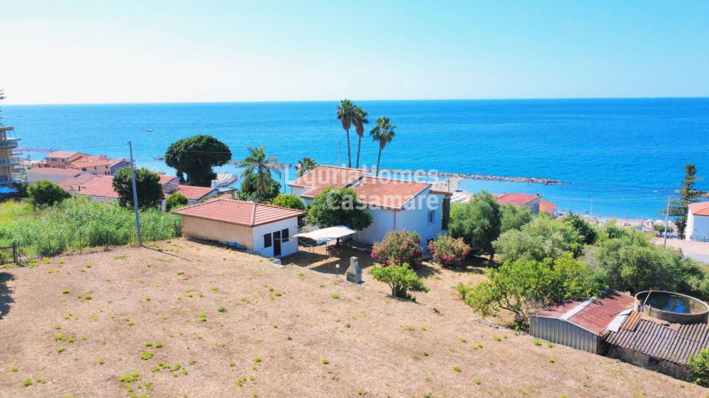 casa indipendente in vendita a Santo Stefano al Mare