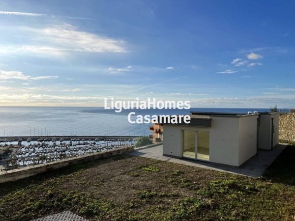 casa indipendente in vendita a Santo Stefano al Mare