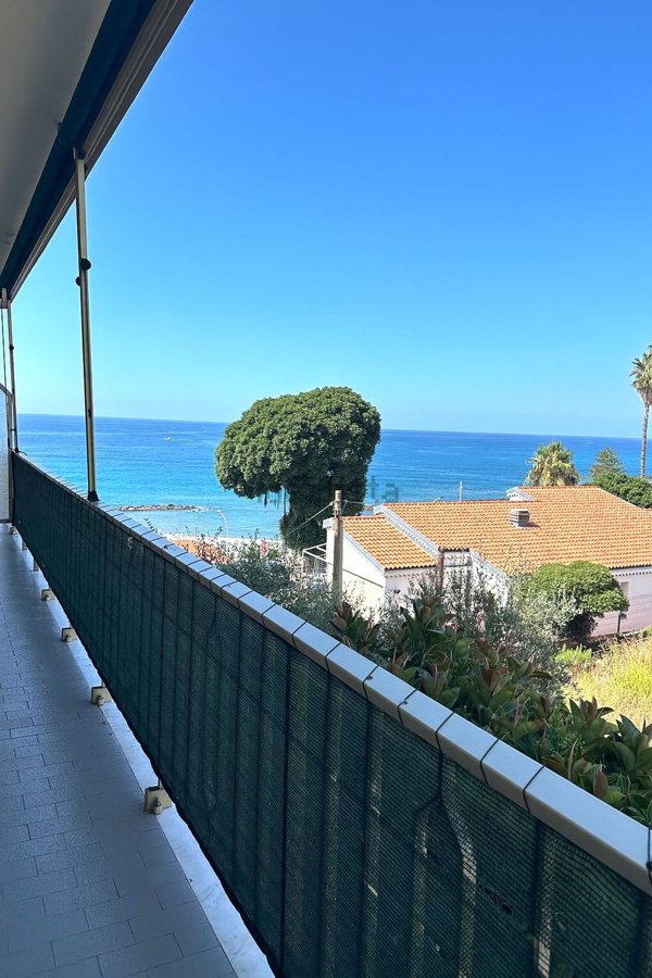 appartamento in vendita a Santo Stefano al Mare