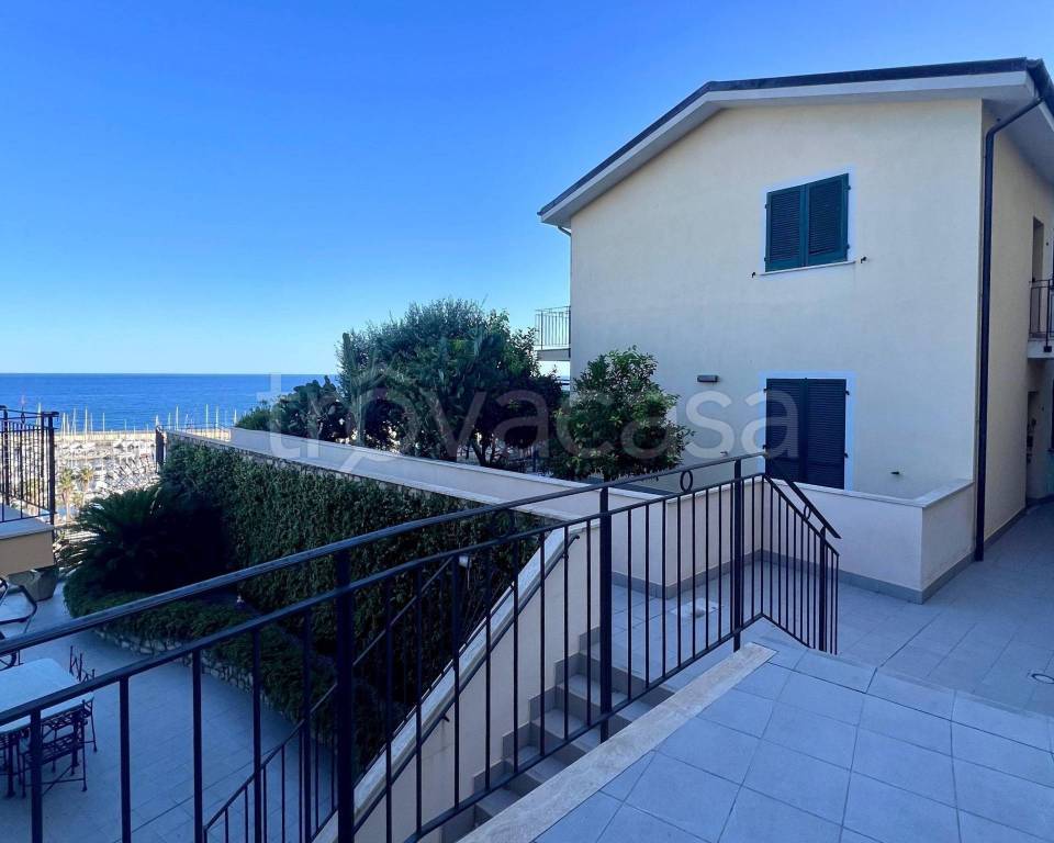 appartamento in vendita a Santo Stefano al Mare