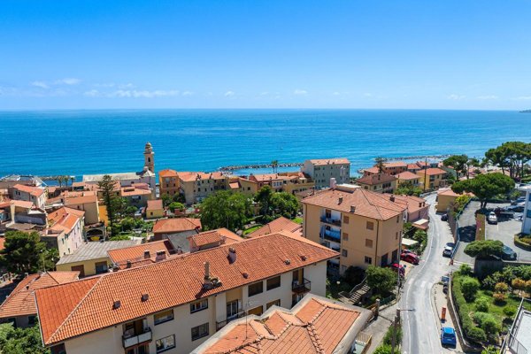 casa indipendente in vendita a Santo Stefano al Mare