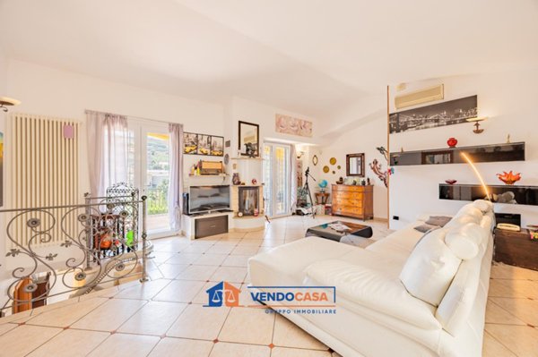 casa indipendente in vendita a Santo Stefano al Mare