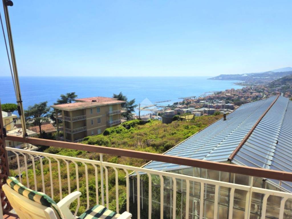 appartamento in vendita a Santo Stefano al Mare