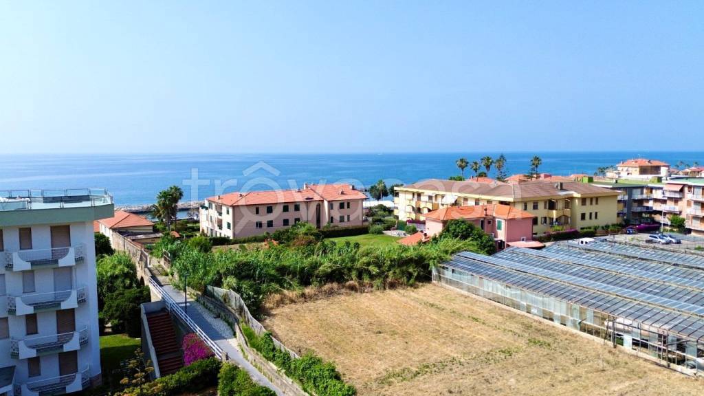 appartamento in vendita a Santo Stefano al Mare