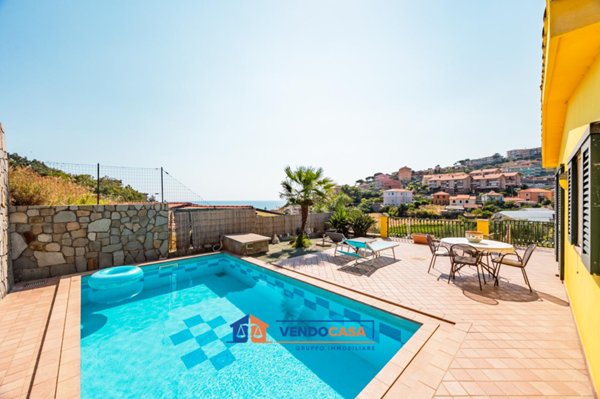 casa indipendente in vendita a Santo Stefano al Mare