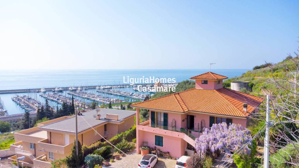 casa indipendente in vendita a Santo Stefano al Mare