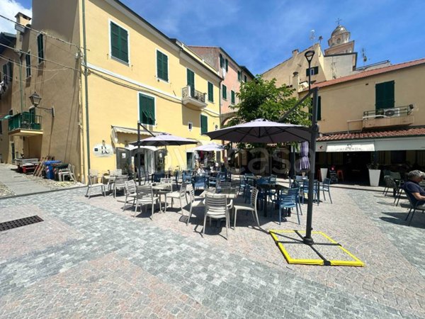 negozio in vendita a Santo Stefano al Mare
