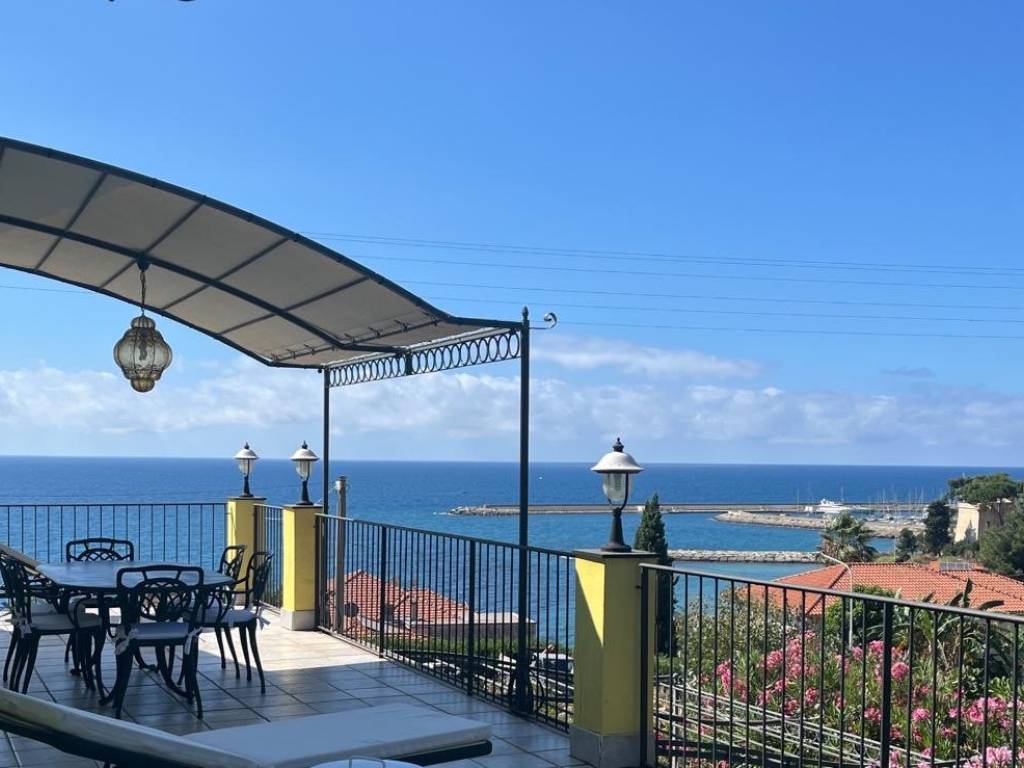 appartamento in vendita a Santo Stefano al Mare