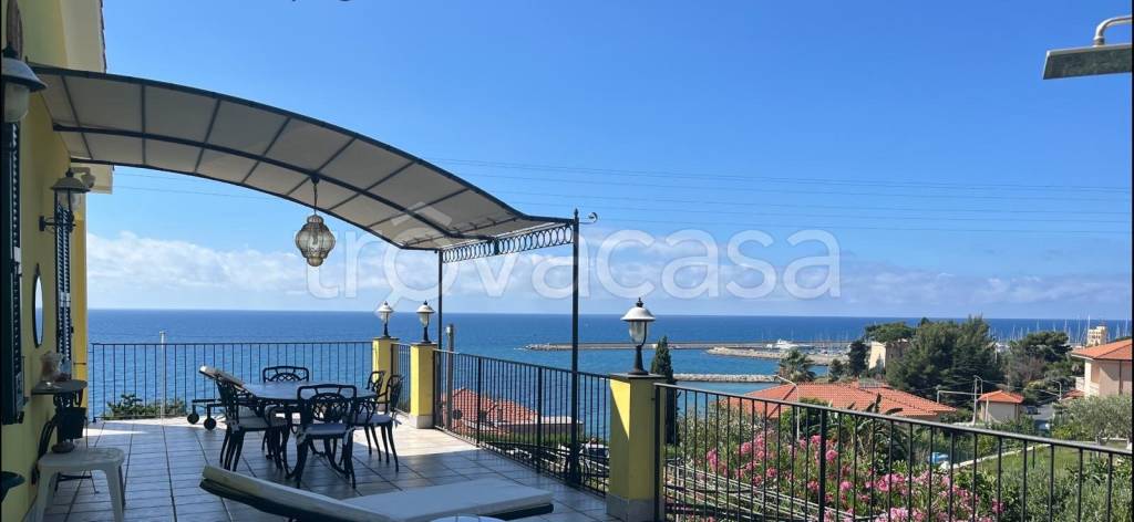 appartamento in vendita a Santo Stefano al Mare