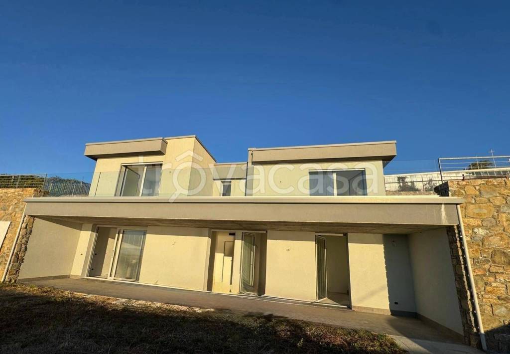 casa indipendente in vendita a Santo Stefano al Mare