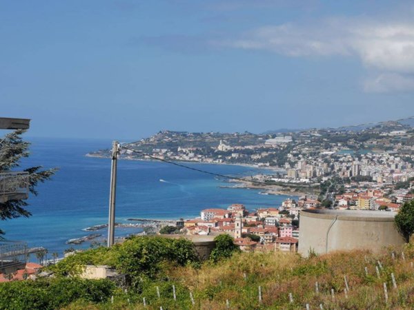 appartamento in vendita a Santo Stefano al Mare