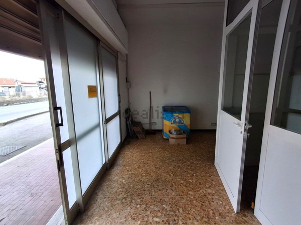 locale commerciale in vendita a Santo Stefano al Mare