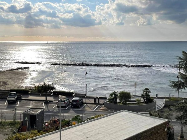 appartamento in vendita a Santo Stefano al Mare