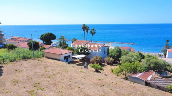 casa indipendente in vendita a Santo Stefano al Mare