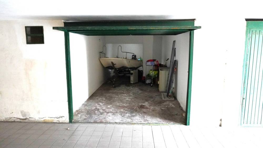 locale di sgombero in vendita a Santo Stefano al Mare