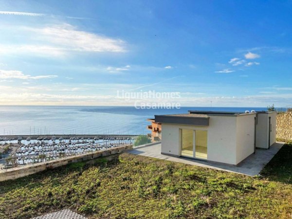 casa indipendente in vendita a Santo Stefano al Mare