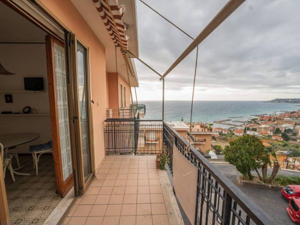 appartamento in vendita a Santo Stefano al Mare