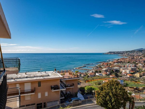 appartamento in vendita a Santo Stefano al Mare