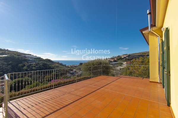 casa indipendente in vendita a Santo Stefano al Mare