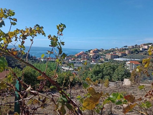 casa indipendente in vendita a Santo Stefano al Mare