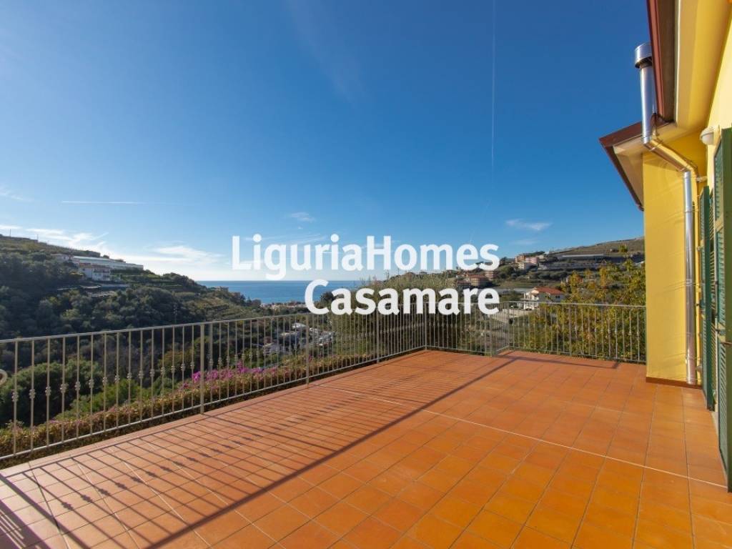 casa indipendente in vendita a Santo Stefano al Mare