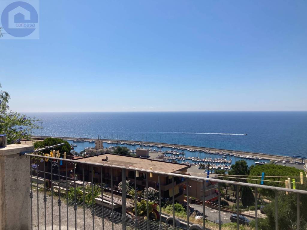 casa indipendente in vendita a Santo Stefano al Mare