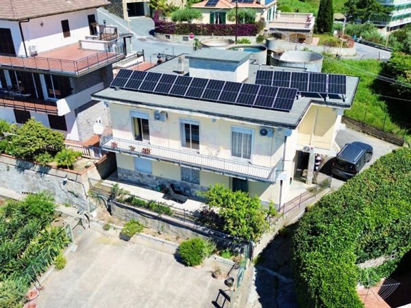 casa indipendente in vendita a Santo Stefano al Mare