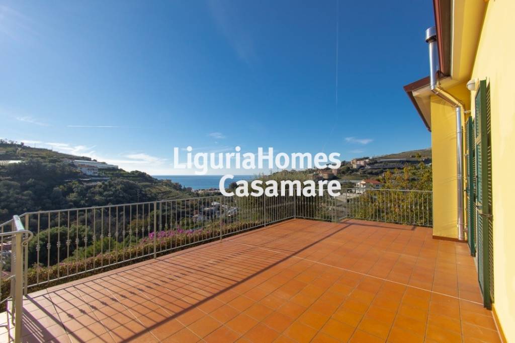 casa indipendente in vendita a Santo Stefano al Mare