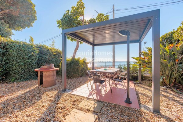 casa indipendente in vendita a Santo Stefano al Mare