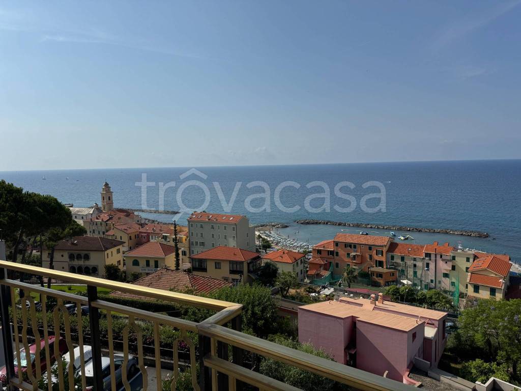 appartamento in vendita a Santo Stefano al Mare