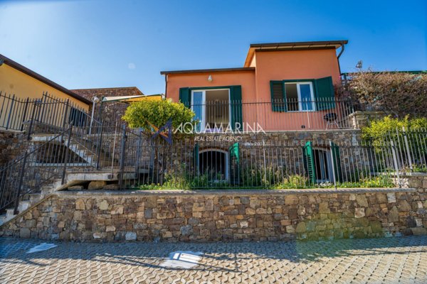 casa indipendente in vendita a Santo Stefano al Mare
