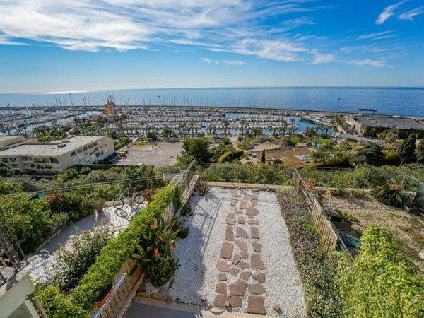 appartamento in vendita a Santo Stefano al Mare