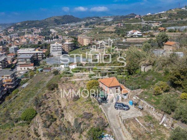 casa indipendente in vendita a Santo Stefano al Mare