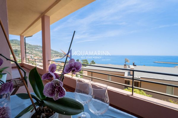 casa indipendente in vendita a Santo Stefano al Mare